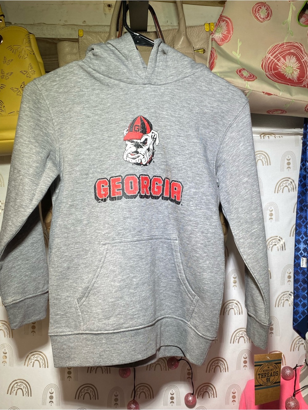 Rivalry Threads Gray Kids Hoodie with Red Georgia Logo